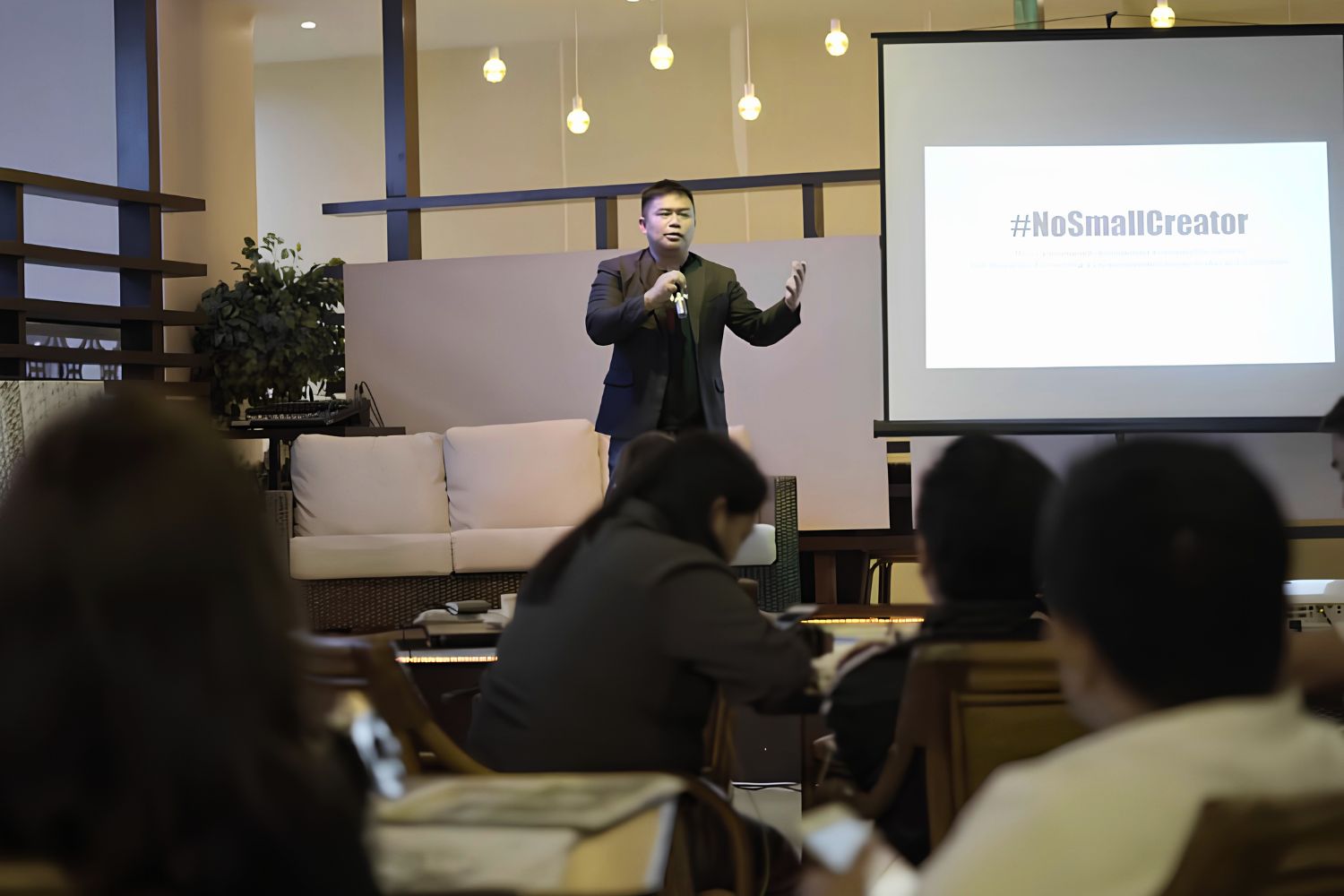 Louie Sison shares what he wishes he knew before going full time as a content creator in the Philippines